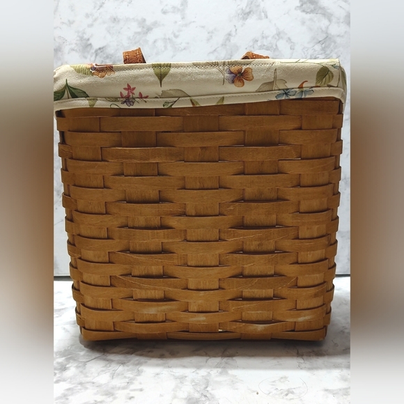 2006 Longaberger med wall pocket basket w/ plastic liner and fabric liner - Picture 3 of 15